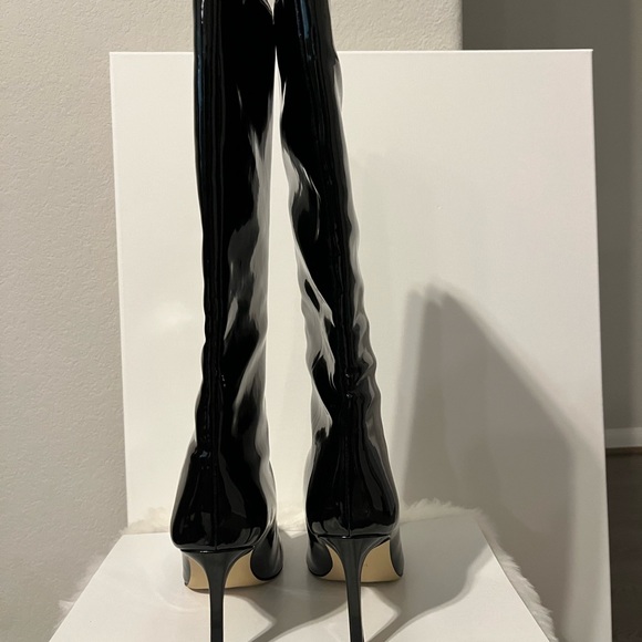 Guess Woman’s Dayton Black Patent Knee high Boots.  10M - Picture 3 of 4